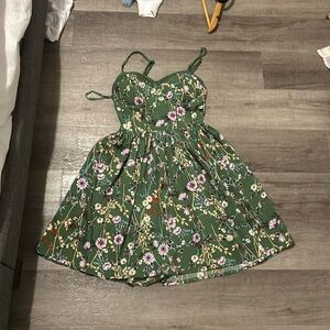 Green floral dress size small